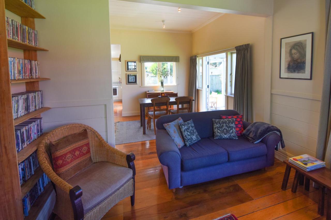 The Vicarage Martinborough 빌라 외부 사진