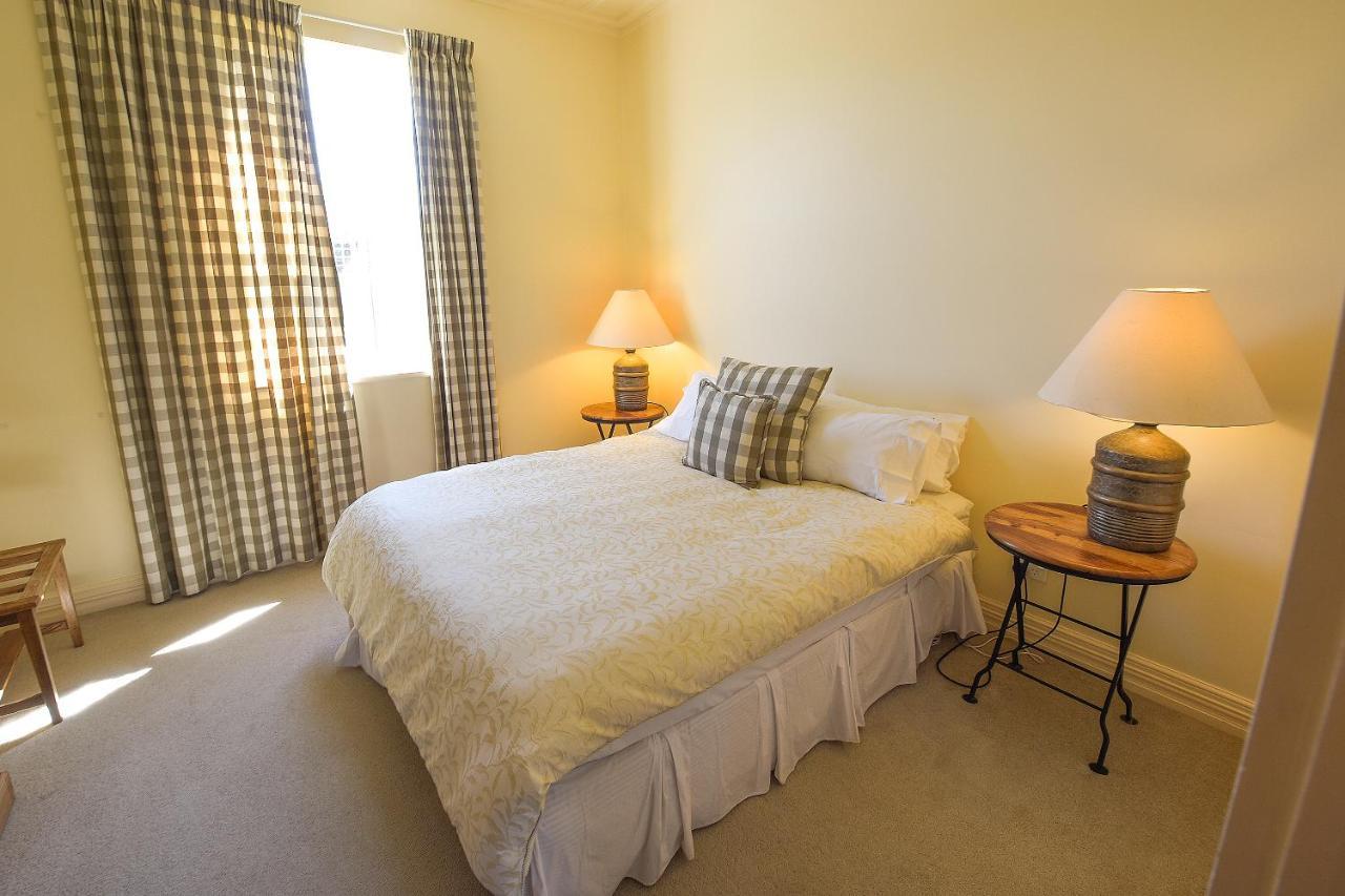 The Vicarage Martinborough 빌라 외부 사진