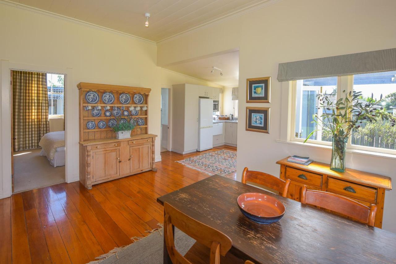 The Vicarage Martinborough 빌라 외부 사진