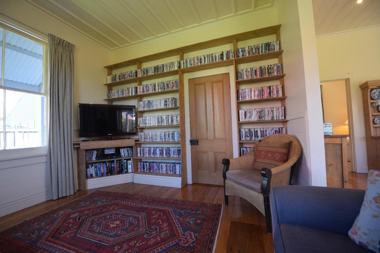 The Vicarage Martinborough 빌라 외부 사진