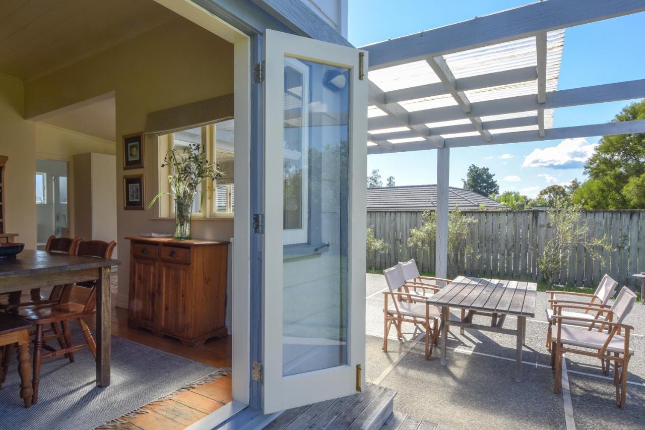 The Vicarage Martinborough 빌라 외부 사진