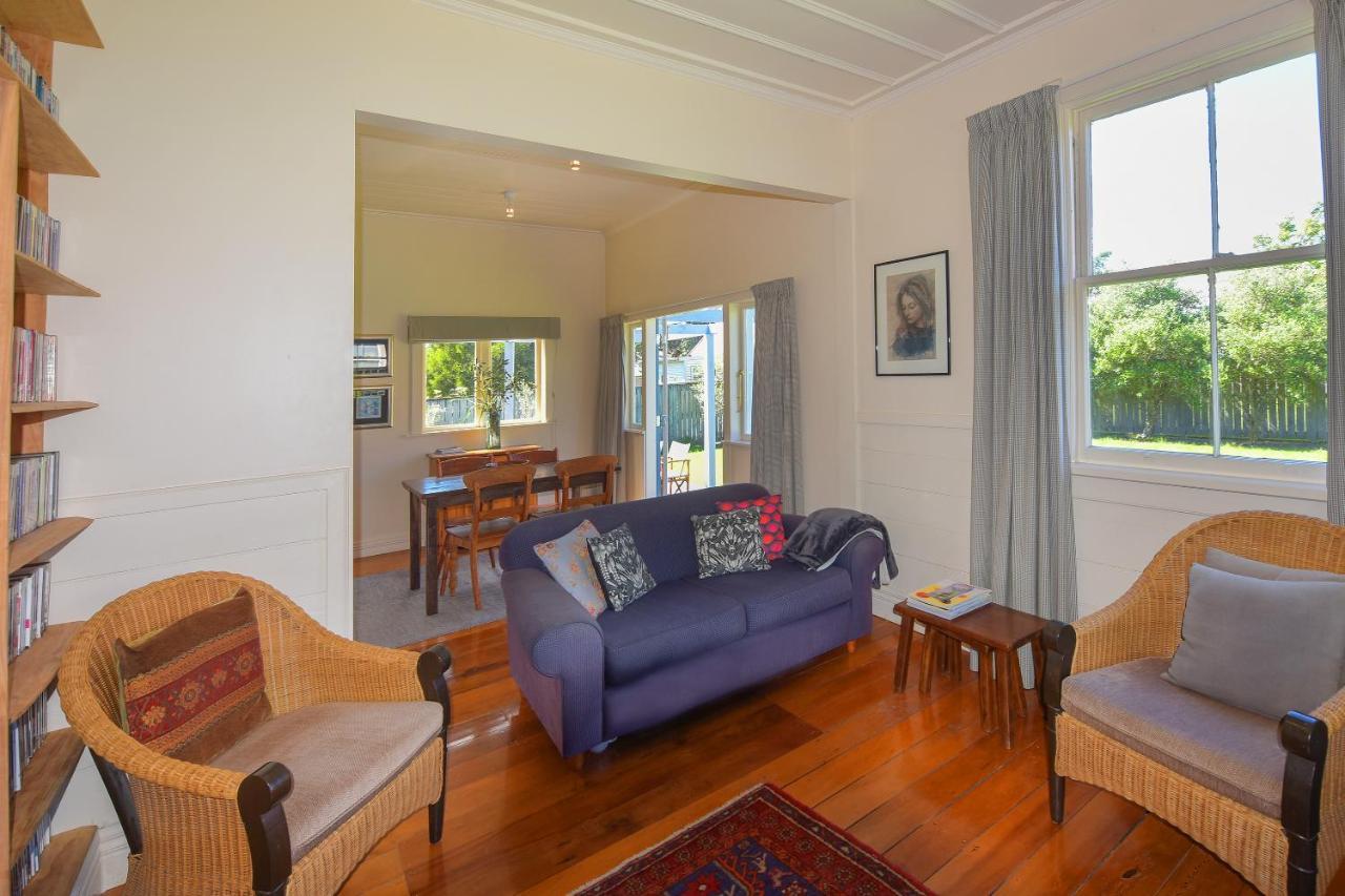 The Vicarage Martinborough 빌라 외부 사진