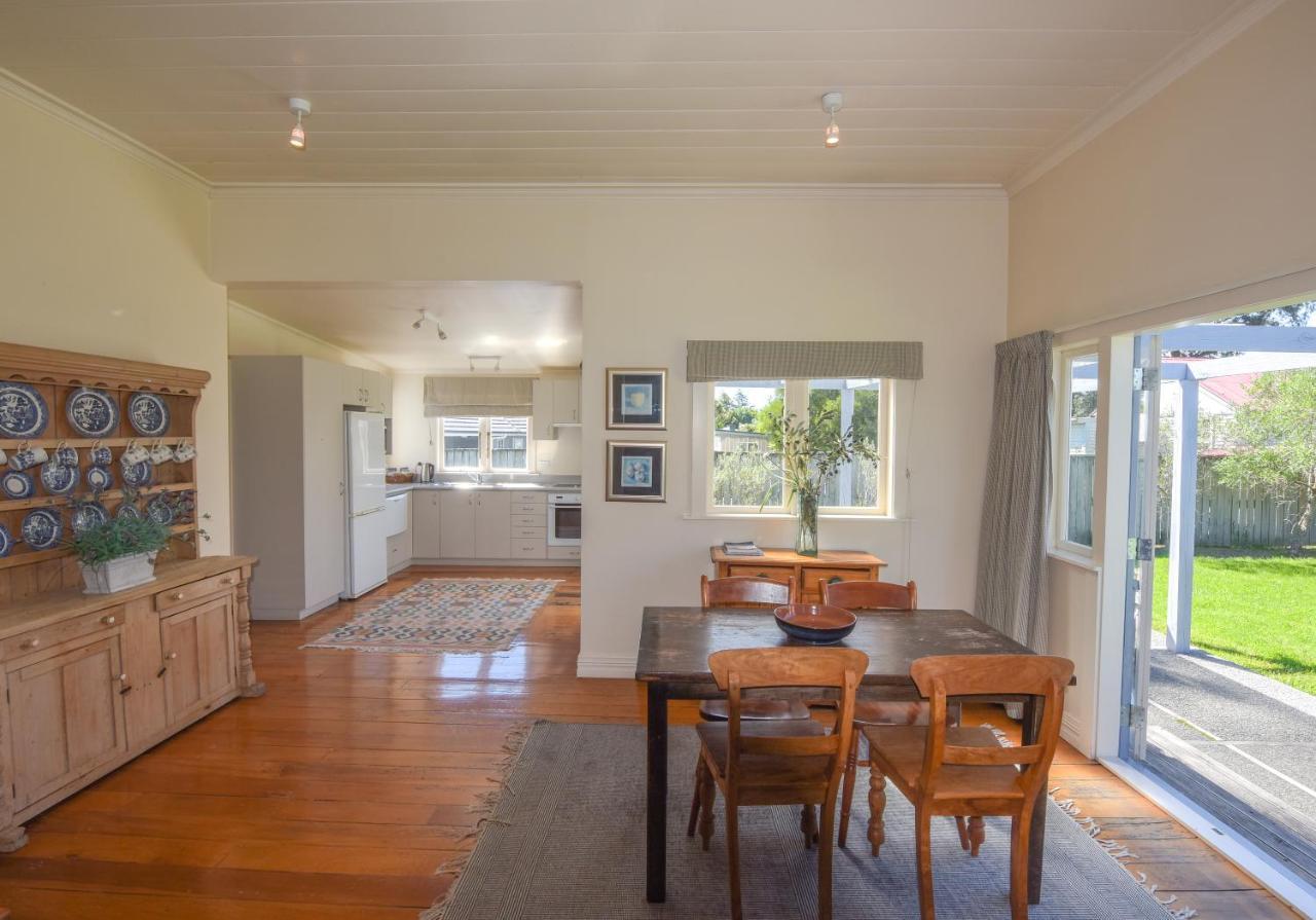 The Vicarage Martinborough 빌라 외부 사진